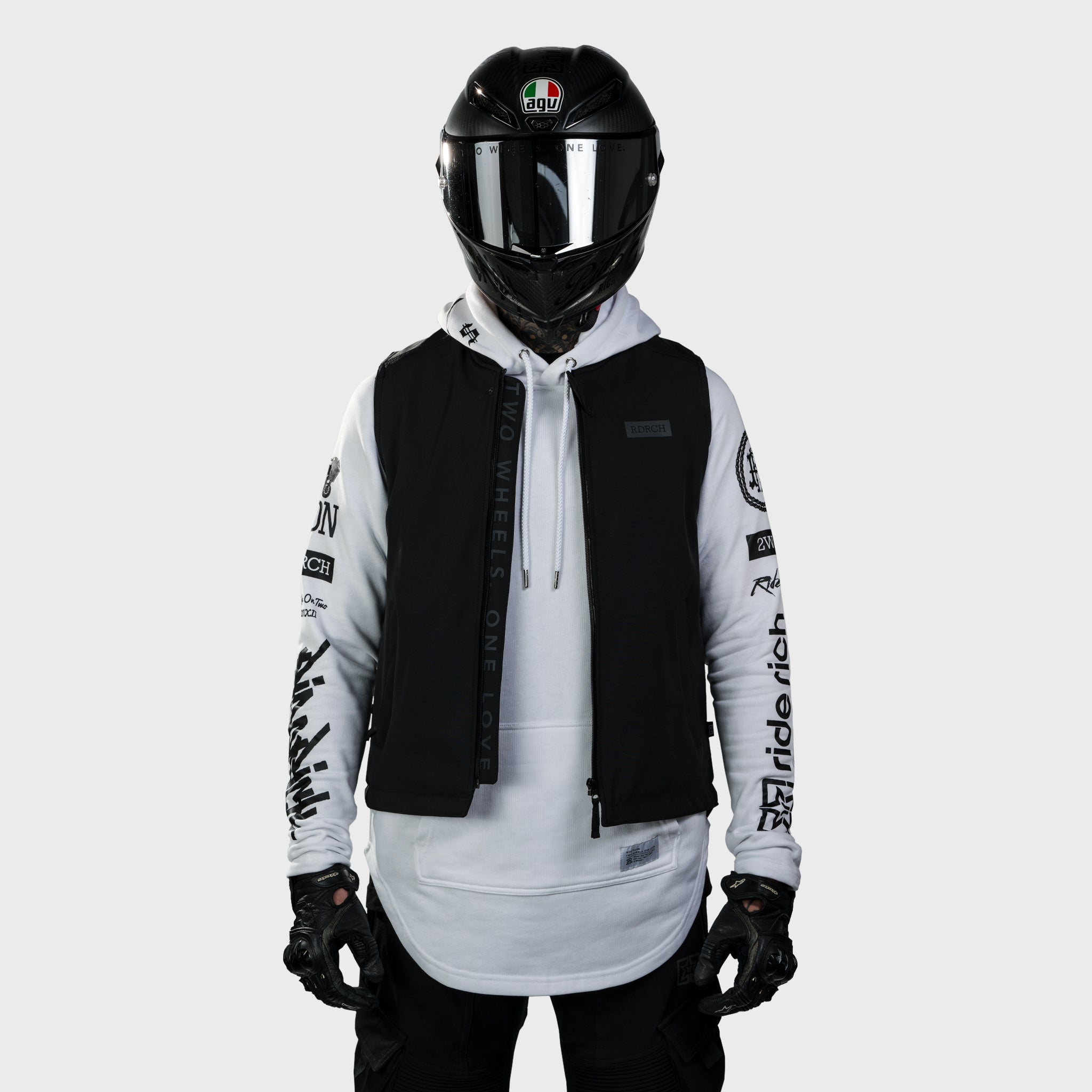 Scarboro™ Armoured Softshell Vest {Emblem/Black}