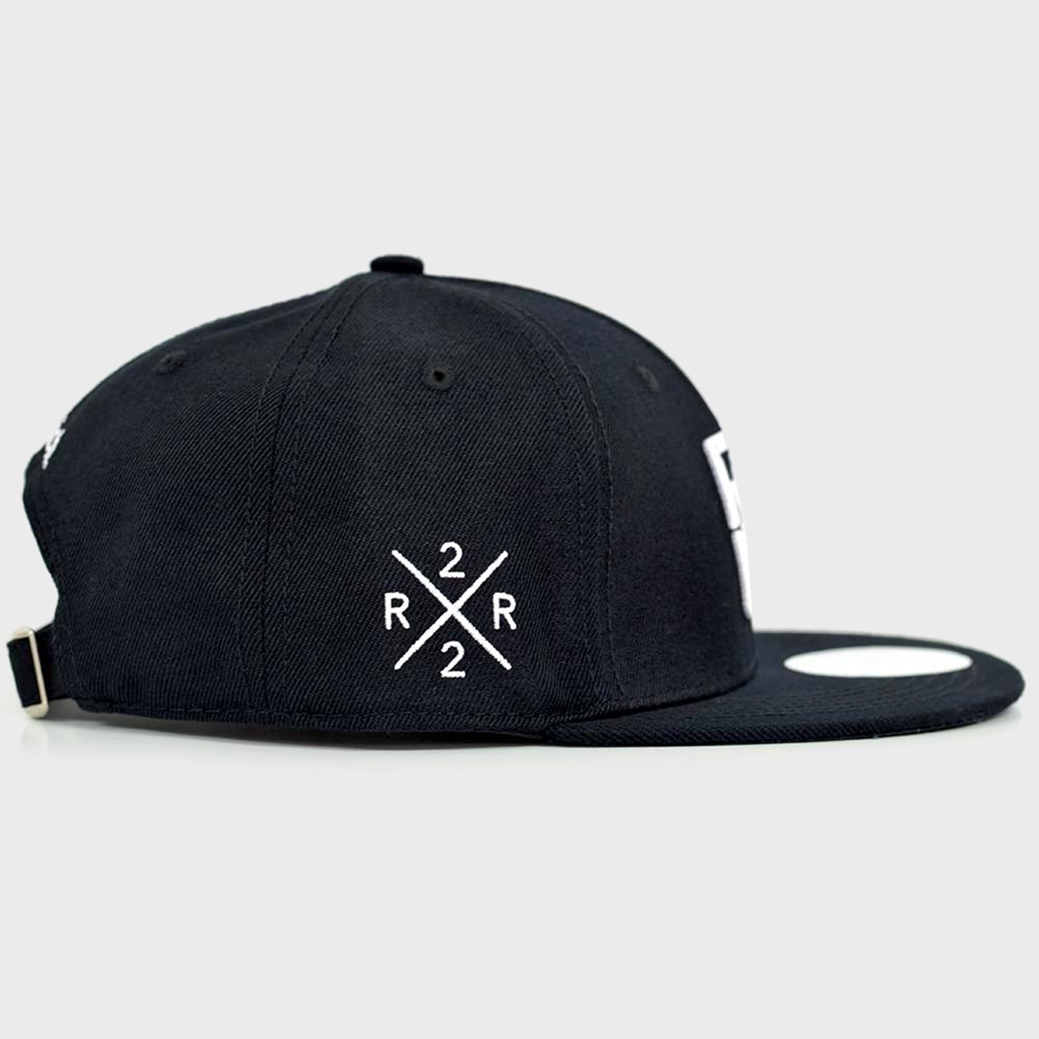Emblem Snapback {White on Black}