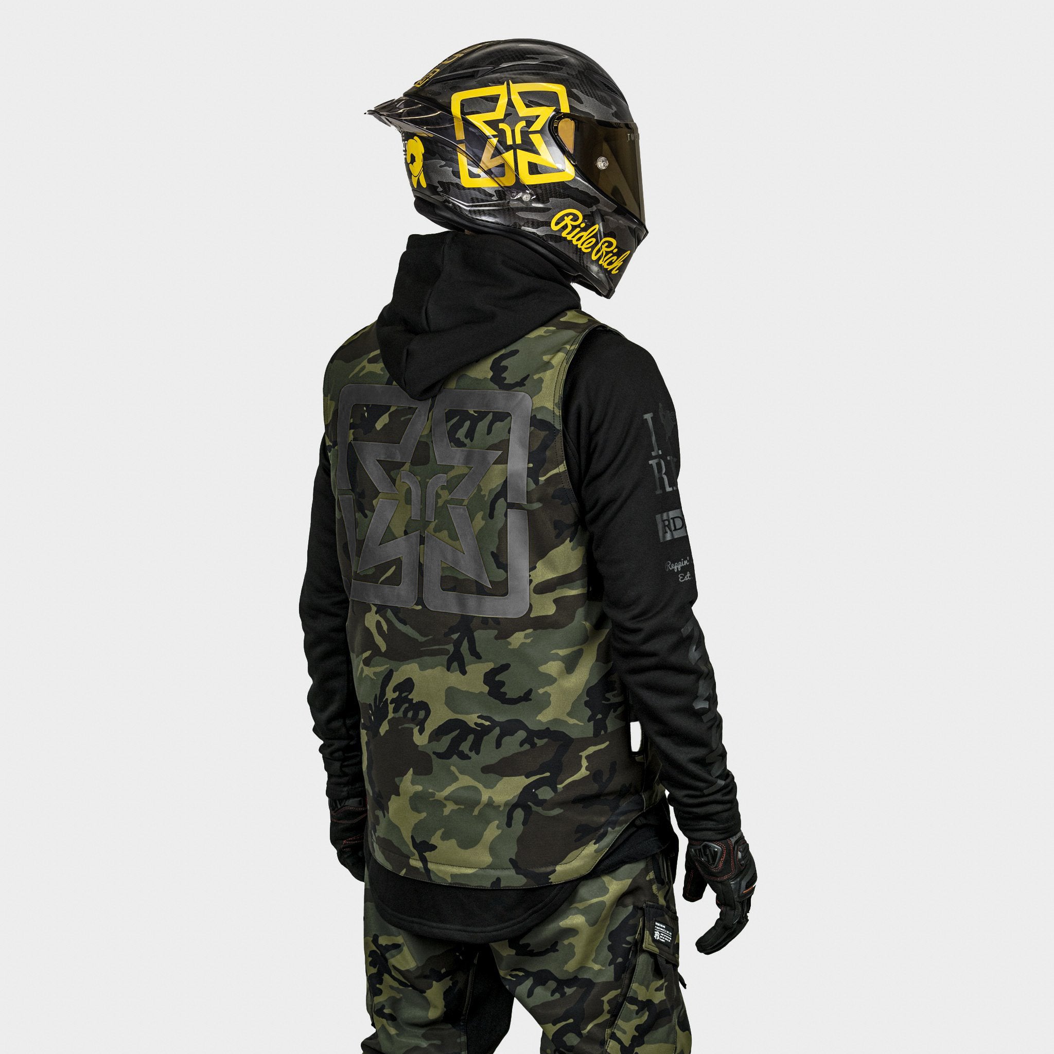 Scarboro™ Armoured Softshell Vest {Woodland Camo}