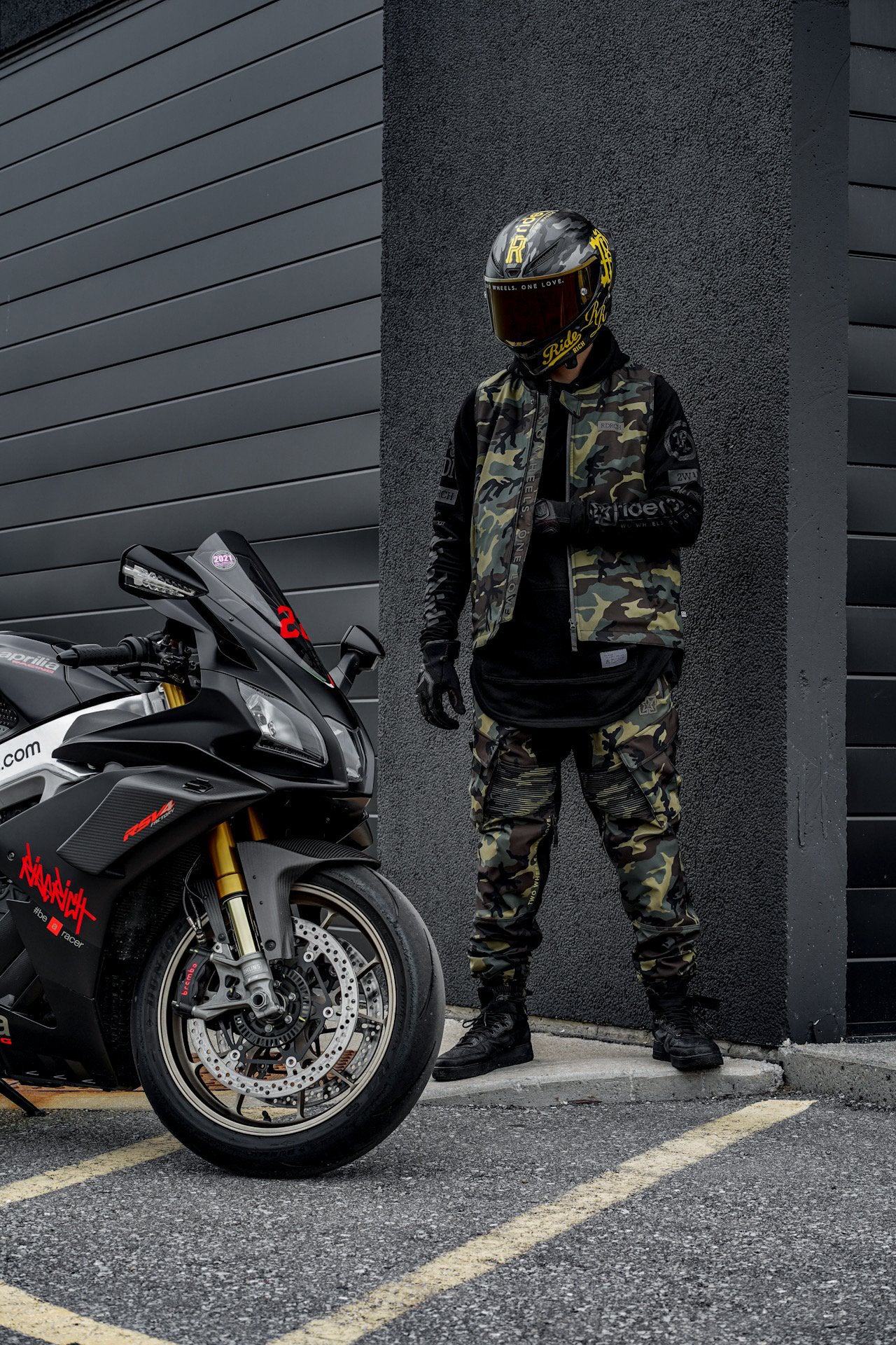 Scarboro™ Armoured Softshell Vest {Woodland Camo}