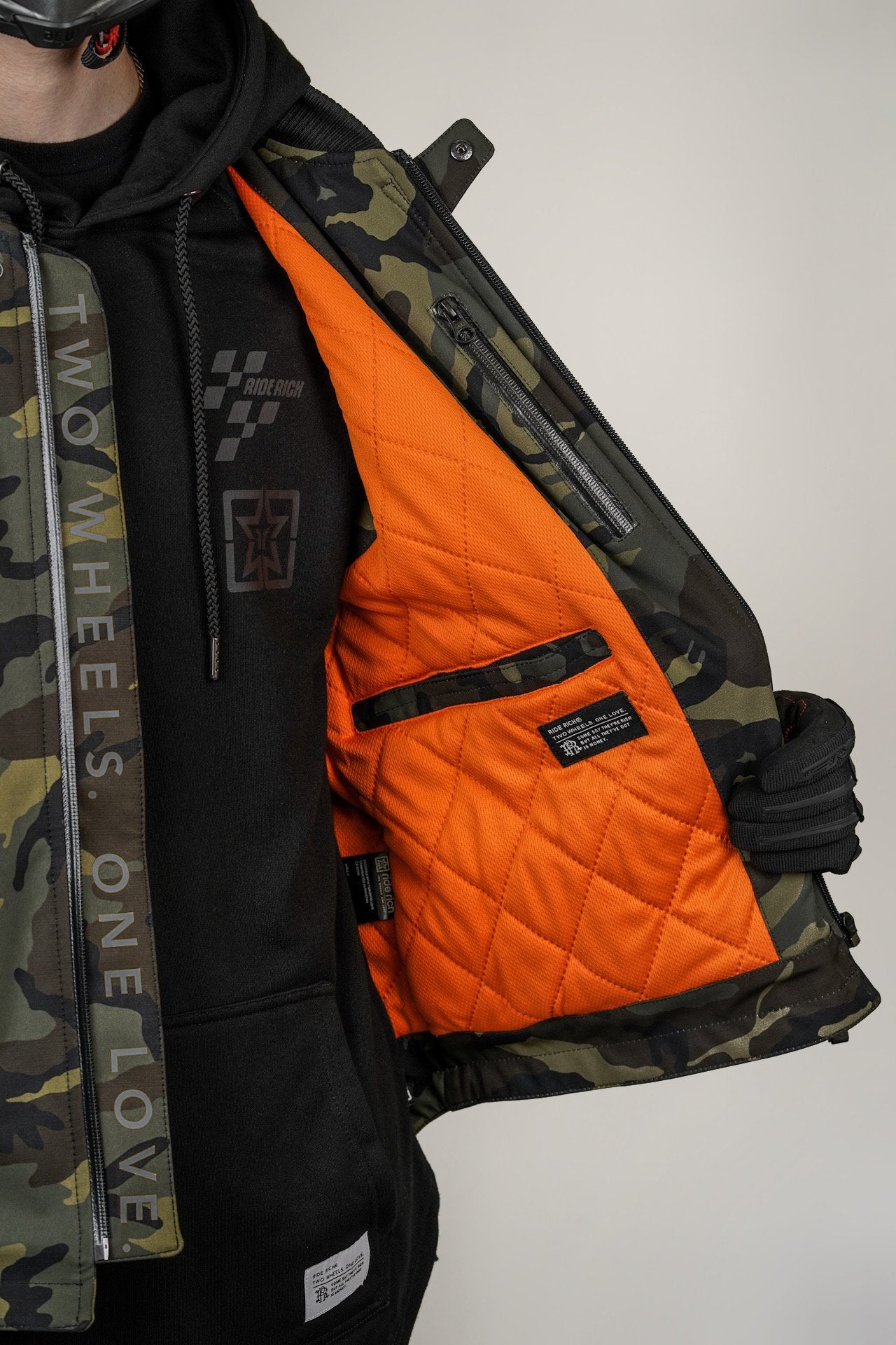 Scarboro™ Armoured Softshell Vest {Woodland Camo}