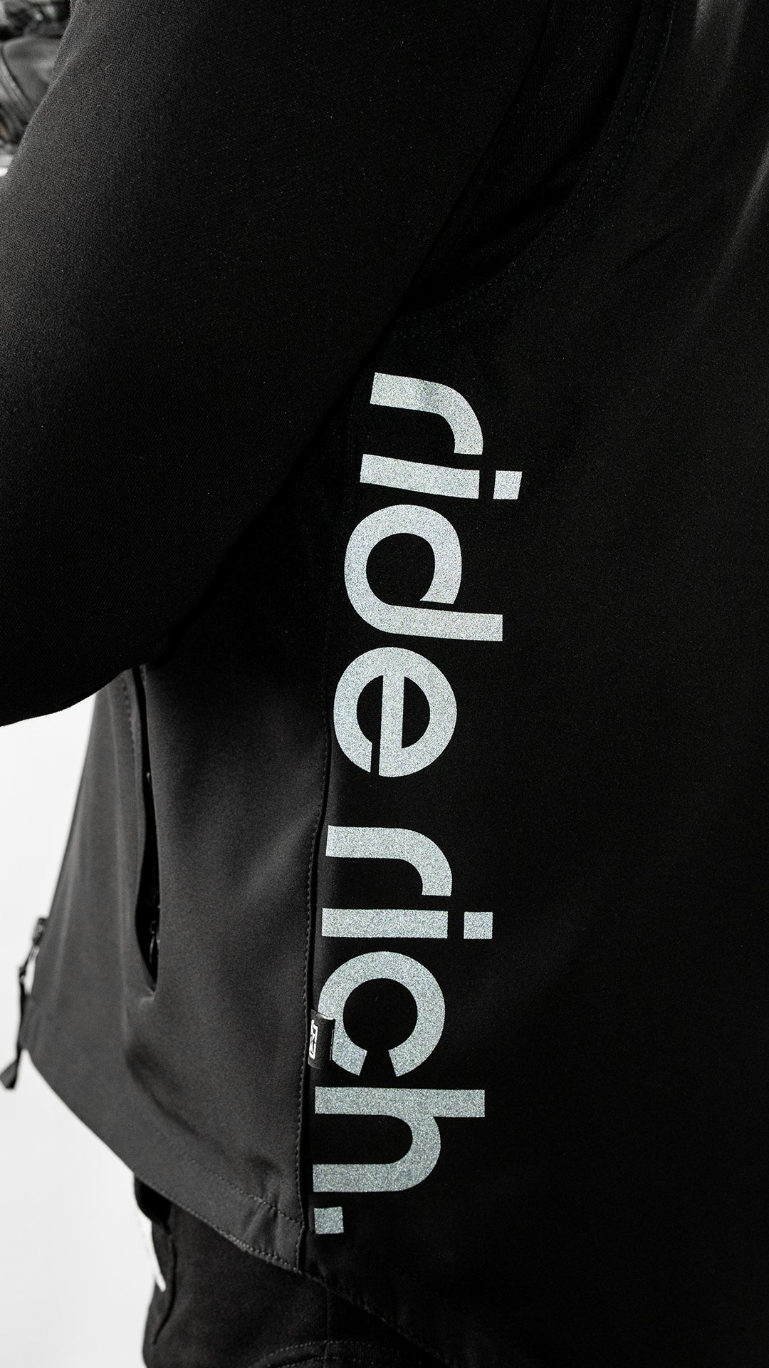 [Pre-Sale // Backorder] Scarboro™ Armoured Softshell Vest {Black}